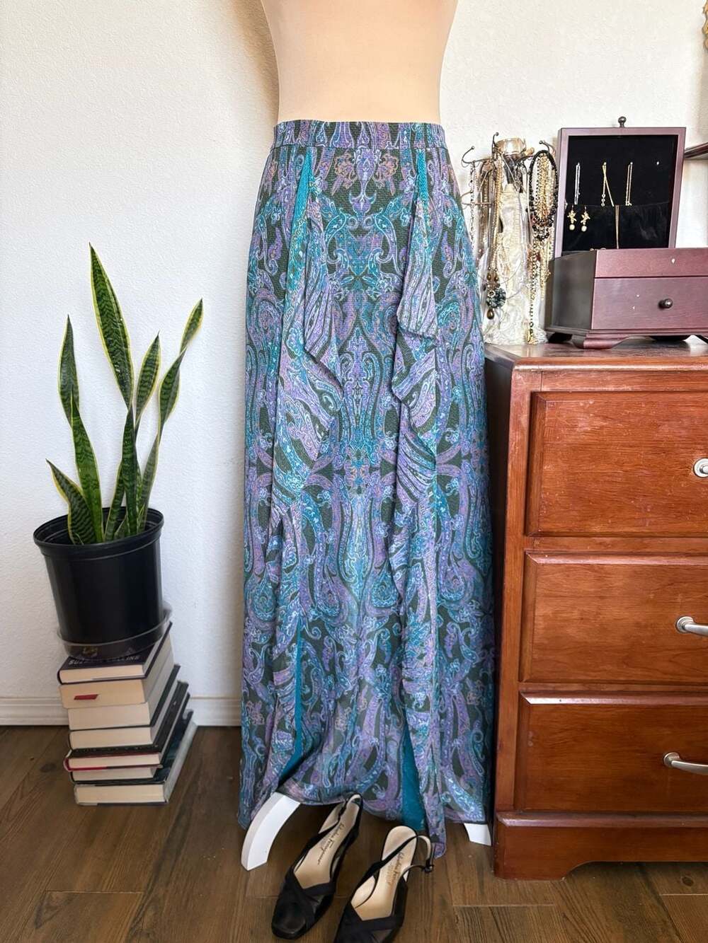 BCBGMAXAZRIA Paisley Ruffled Maxi Skirt Size 2 Blue Green Purple